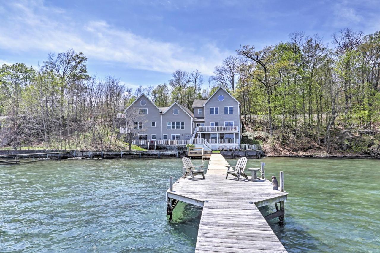 Waterfront Seneca Lake House Fire Pit And Boat Dock Geneva Exteriér fotografie